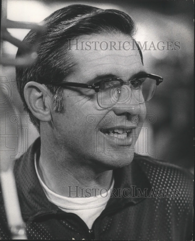 1971 Press Photo Green Bay Packers Head Football Coach Dan Devine Before Debut- Historic Images