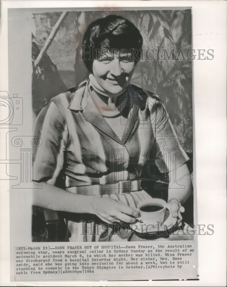 1964 Press Photo Dawn Fraser, Australian Swimmer, After Car Accident - mjt06353- Historic Images