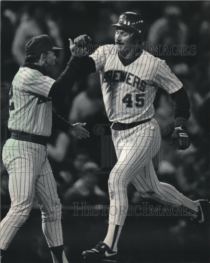 1986 Press Photo First County Stadium Home-Run For Brewer Baseball&#39;s Rob Deer- Historic Images