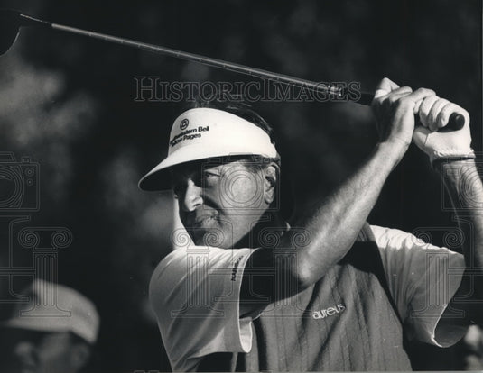 1988 Press Photo Golfer Ray Floyd in action at the Merrill Lynch Shootout- Historic Images
