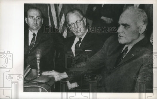 1984 Press Photo Robert Nahas, Mayor John Houlihan And Baseball's Charles Finley- Historic Images