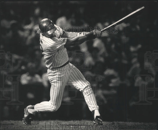 1988 Press Photo Milwaukee Brewers baseball right fielder Rob Deer in action- Historic Images