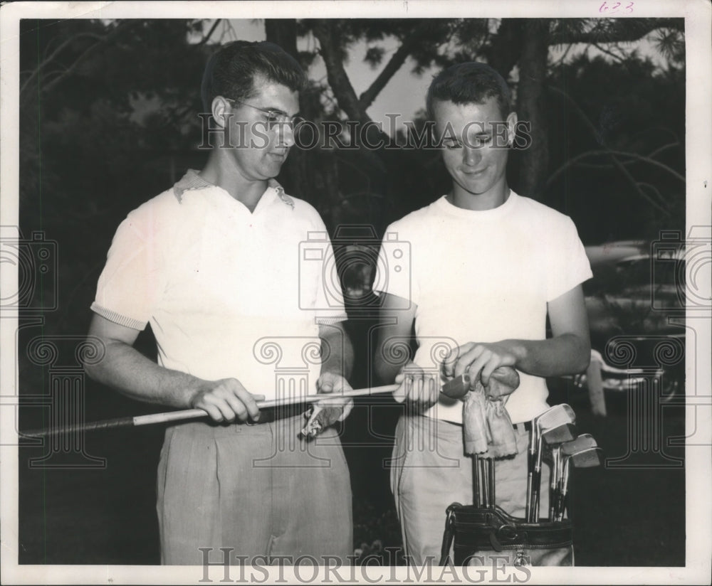 1952 Press Photo Golfer Manuel de la Torre with his caddie Tom Moffat- Historic Images