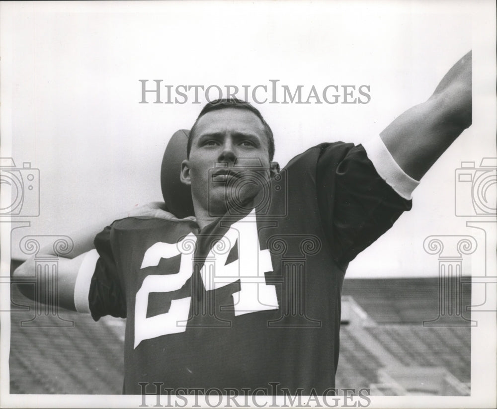 1962 Press Photo Wisconsin Badger Football Quarterback and Punter John Fabry- Historic Images