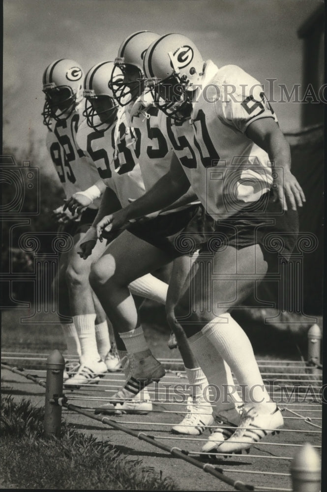 1980 Press Photo Rich Wingo leads Green Bay Packers linebackers through drill- Historic Images