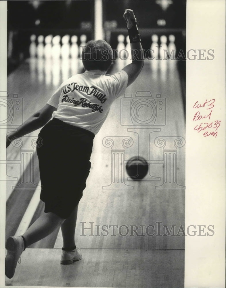 1985 Press Photo Bowler Elaine Rebatzke at US Team Trials in Milwaukee, WI- Historic Images