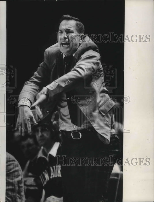 1974 Press Photo Milwaukee Bucks' Larry Costello - mjt07521- Historic Images