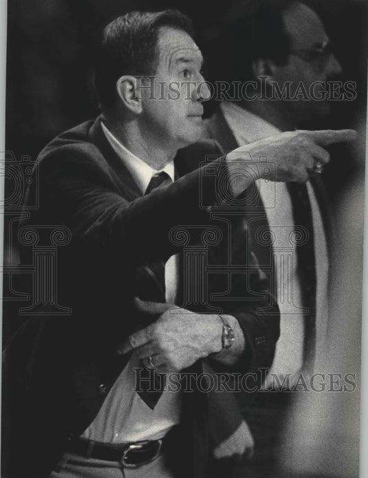 1985 Press Photo Utica college basketball coach, Larry Costello - mjt07524- Historic Images