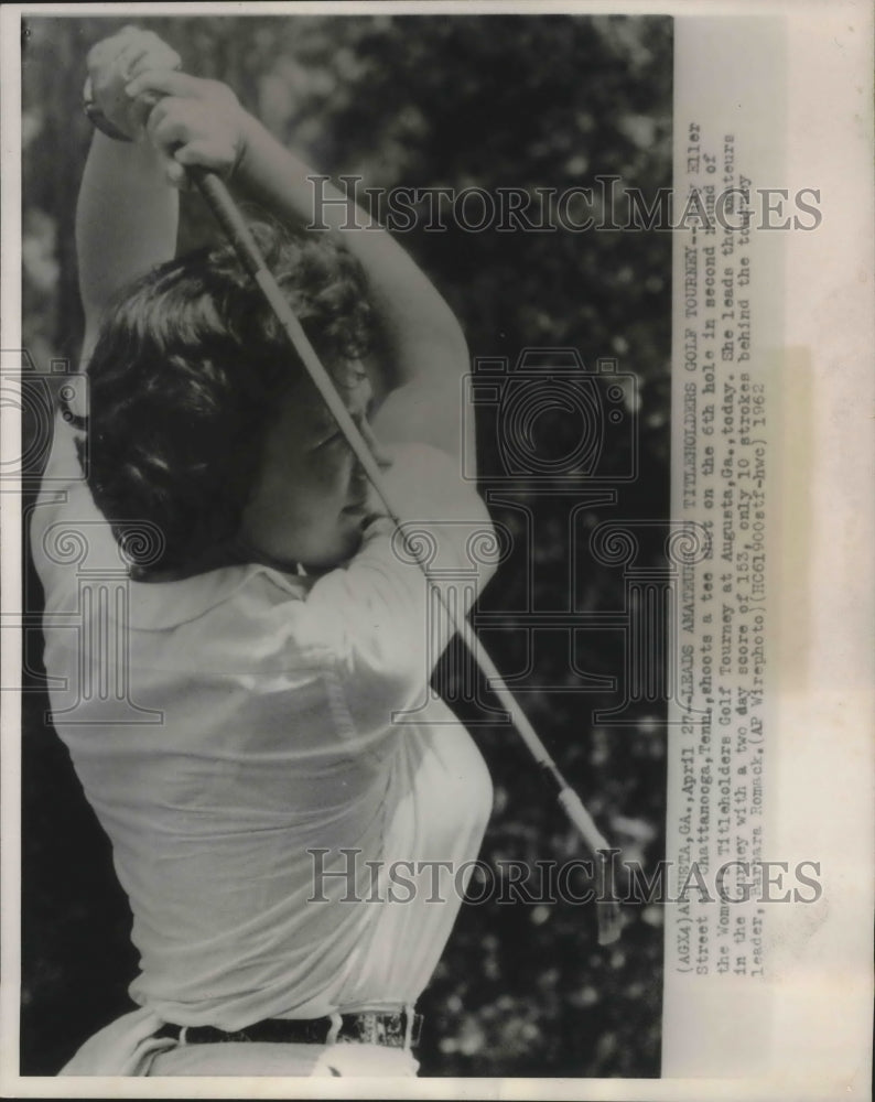 1962 Press Photo Amateur golfer Judy Eller Street makes a tee shot at tournament- Historic Images