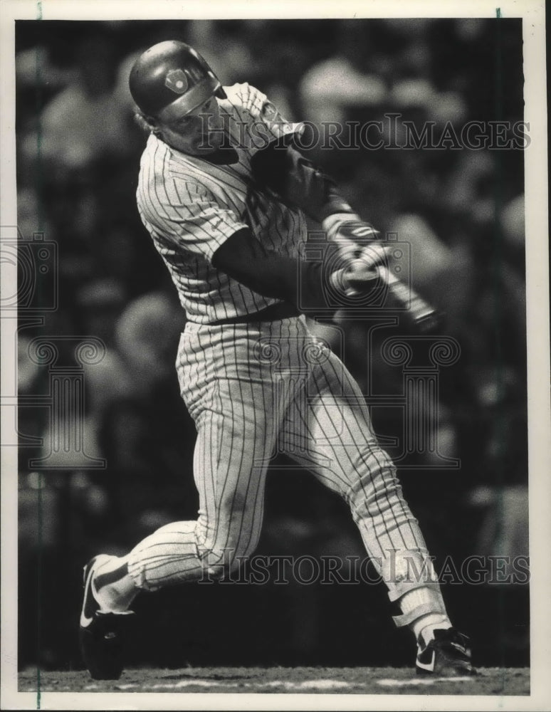 1988 Press Photo Milwaukee Brewers&#39; Rob Deer slams a home run against Toronto- Historic Images
