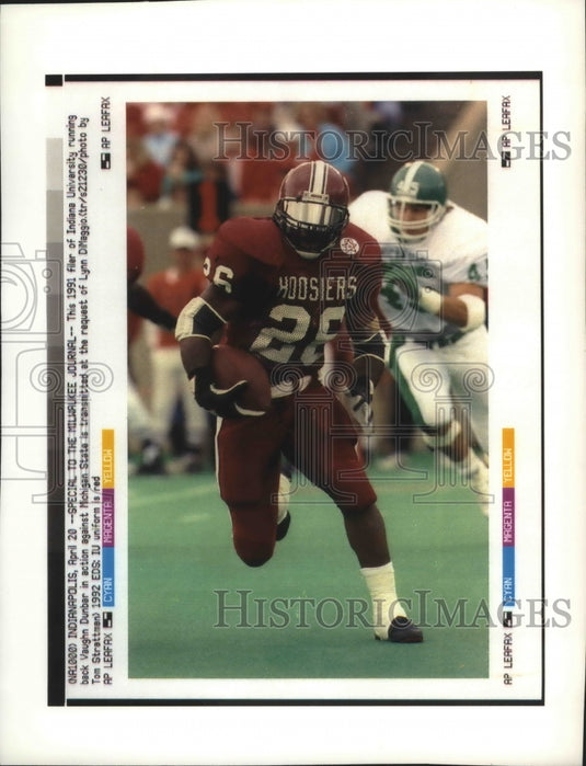 1992 Press Photo Indiana's football star running back Vaughn Dunbar carries ball- Historic Images