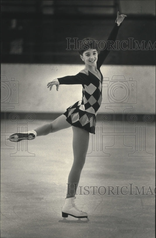 1987 Press Photo Olympic figure skating hopeful, Emily Dulde, during practice- Historic Images