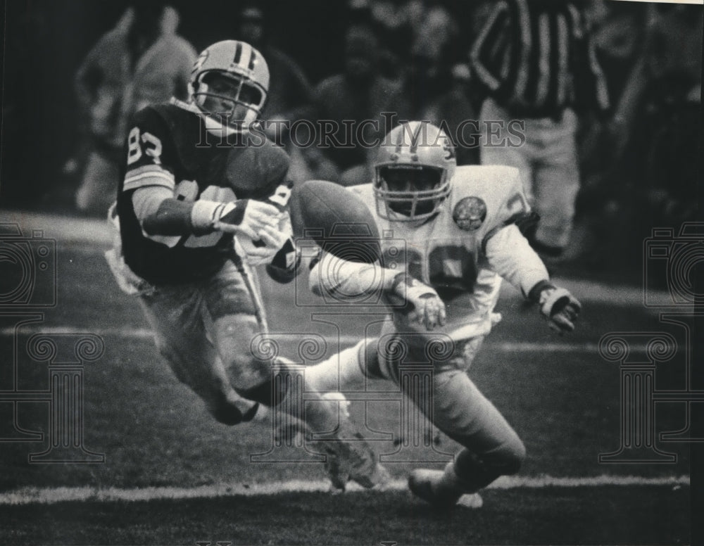 1983 Press Photo Detroit Lion player interfered with pass to John Jefferson..- Historic Images