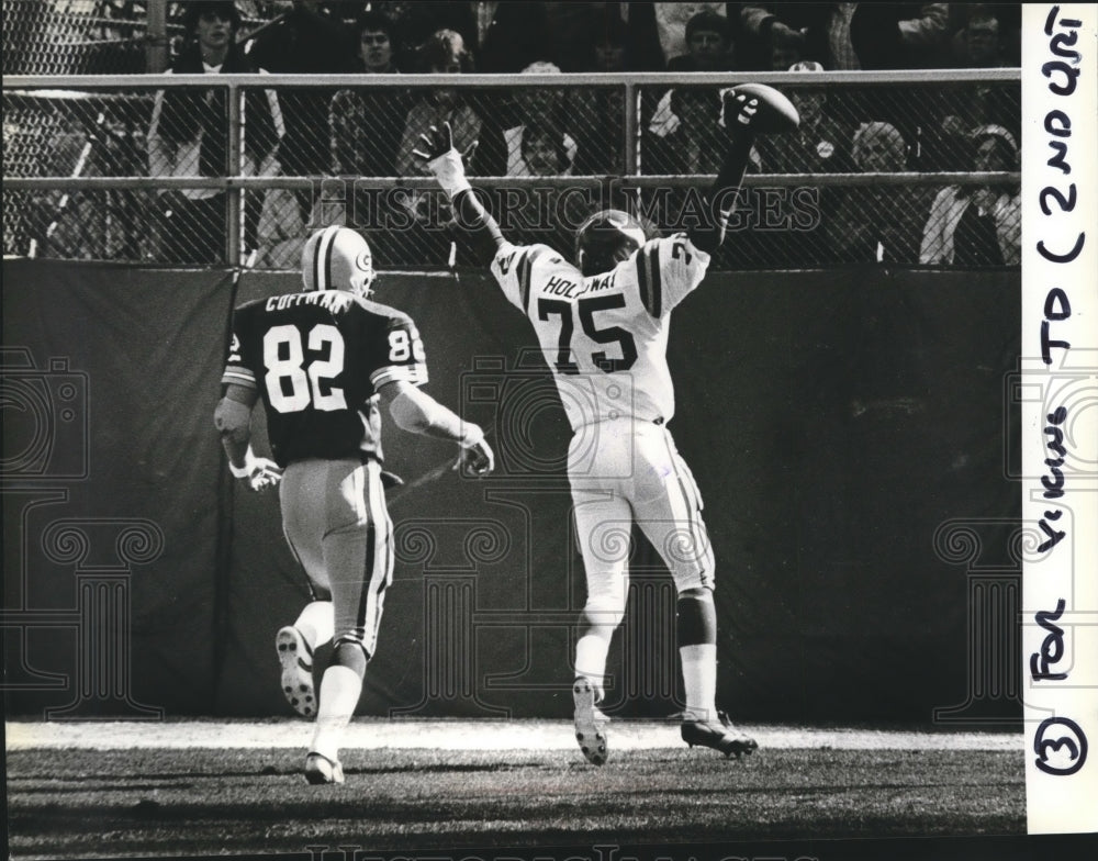 1981 Press Photo Minnesota Vikings player celebrates touchdoown against Packers- Historic Images