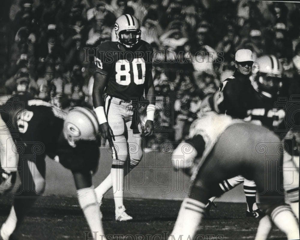 1980 Press Photo Offensive Football Player James Lofton On Defense For Packers- Historic Images