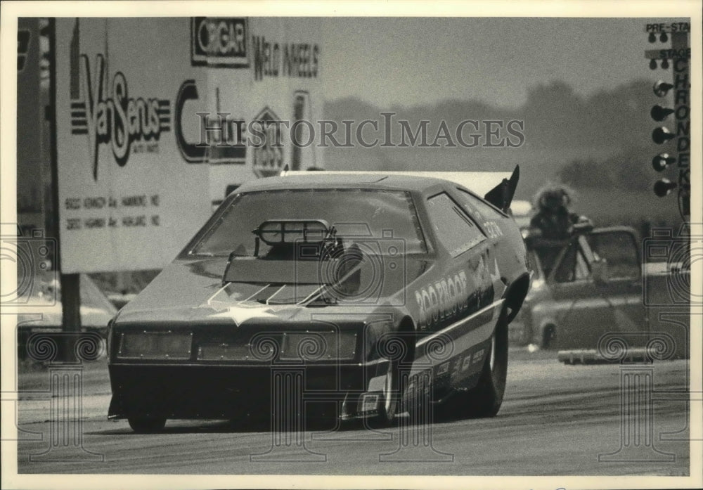 1987 Press Photo Jim Bailey&#39;s and his 200 Proof funny car at Great Lakes Dragway- Historic Images