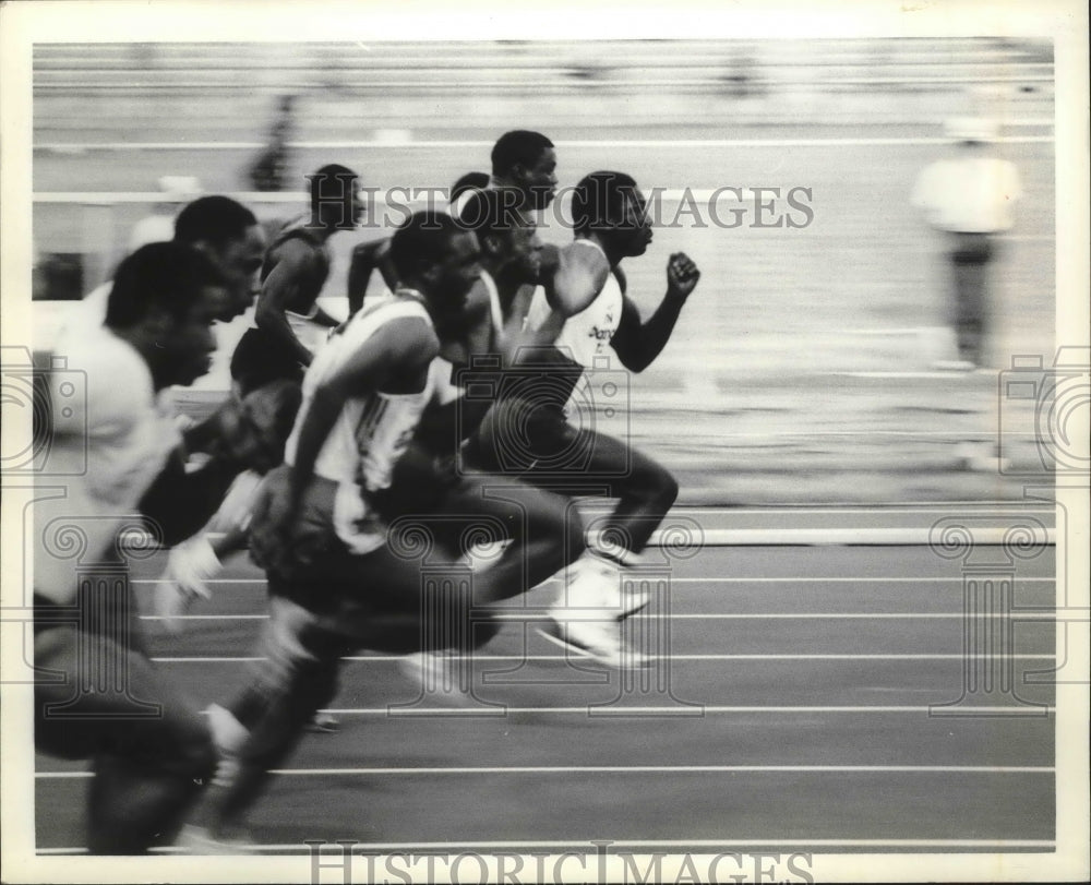 1985 Press Photo Carl Lewis &amp; Emmit King with fellow American track runners- Historic Images