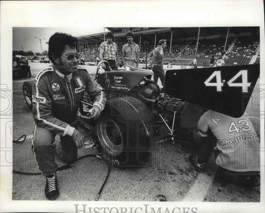 1979 Press Photo Roger McCluskey prepares to race at Milwaukee's State Fair Park- Historic Images