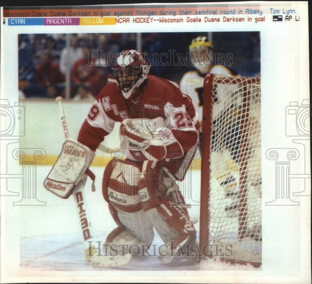 1992 Press Photo Wisconsin goalie Duane Derksen during game against Michigan- Historic Images