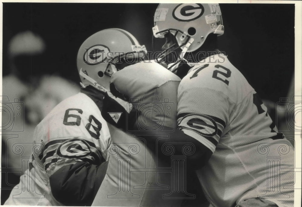1993 Press Photo Packers&#39; Joe Sims ad Earl Dotson go at each other in camp drill- Historic Images