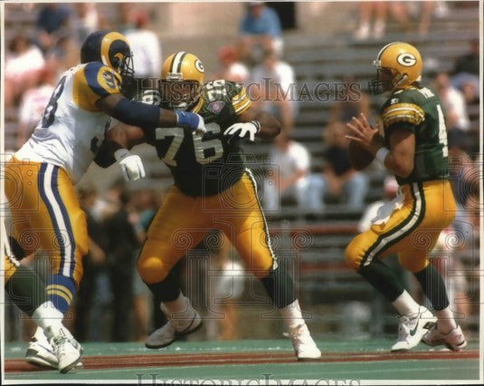 1994 Press Photo Packers football's Harry Galbreath fends off Rams lineman- Historic Images