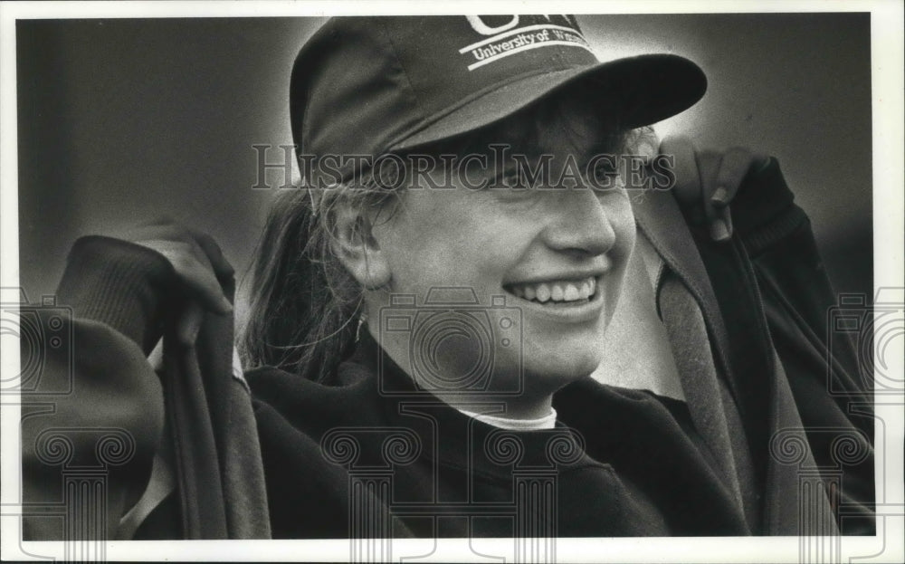 1990 Press Photo Wisconsin soccer star Barb Endes carries positive outlook- Historic Images