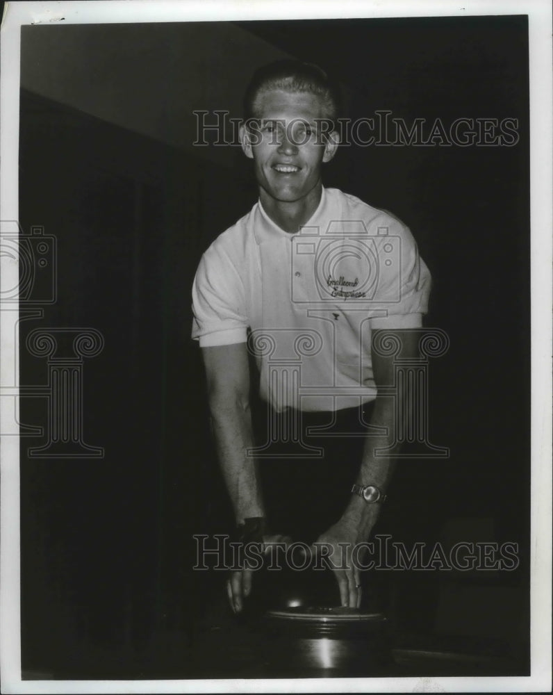 1970 Press Photo Bowler Mike Durbin - mjt08509- Historic Images