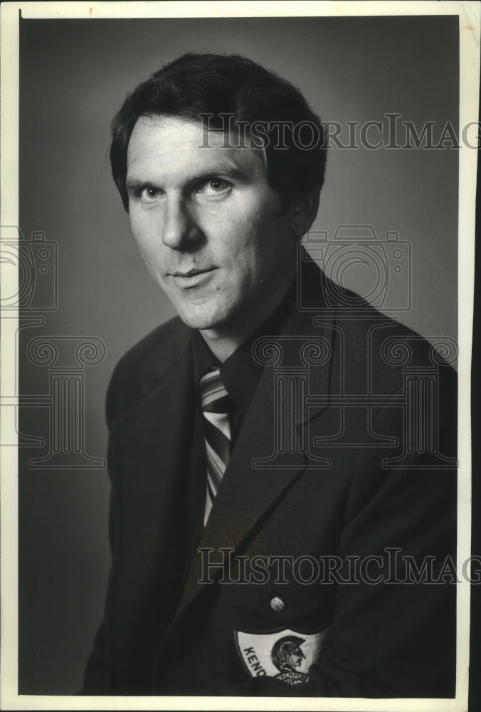 1980 Press Photo Ron Davies of Kenosha Trempler football team, Coach of the Year- Historic Images