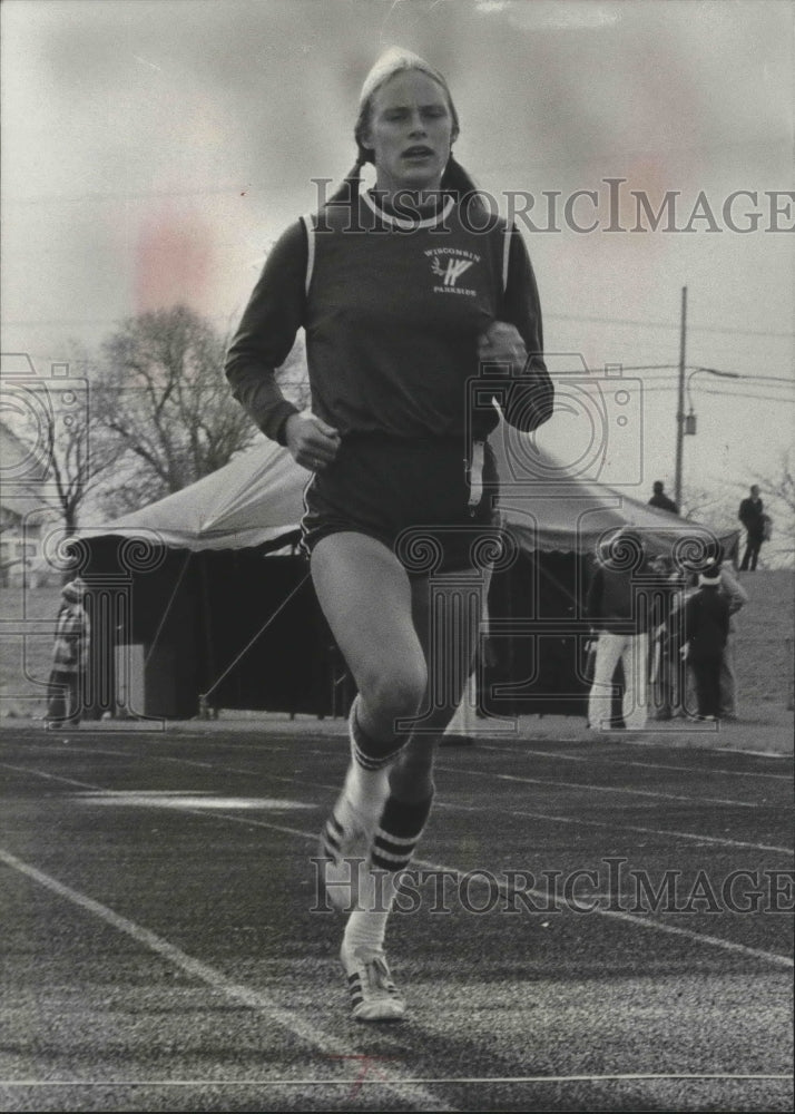 1976 Press Photo Boston Marathon winner, Kim Merritt of University of Wisconsin- Historic Images