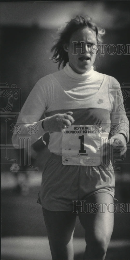 1984 Press Photo Running star Kim Merritt wins at Chevrolet Bonne Bell race- Historic Images