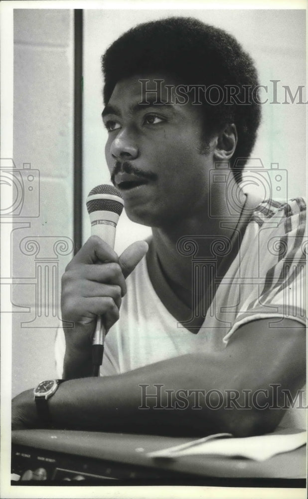 1982 Press Photo Noren Merritt of Salvation Army-West Corps Basketball League- Historic Images