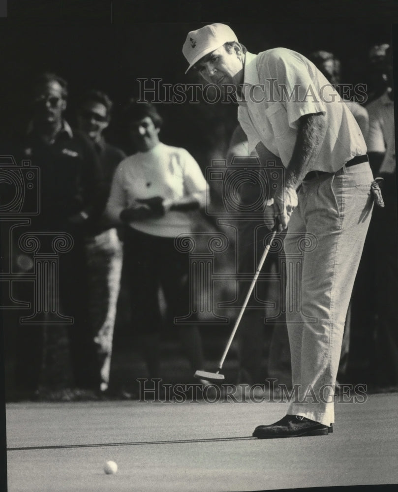1985 Press Photo Golfer, Jeff Radder, putting - mjt08603- Historic Images