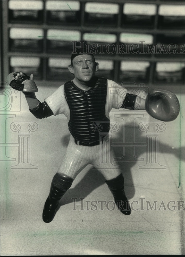 1987 Press Photo Miniature of the great Yogi Berra (Frank Fulop) of NY Yankees- Historic Images