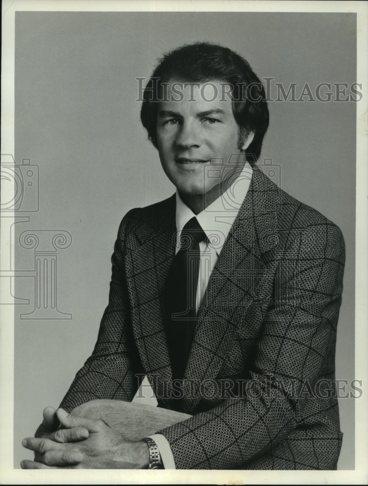 1976 Press Photo American Broadcasting Companies Sportscaster Frank Gifford.- Historic Images