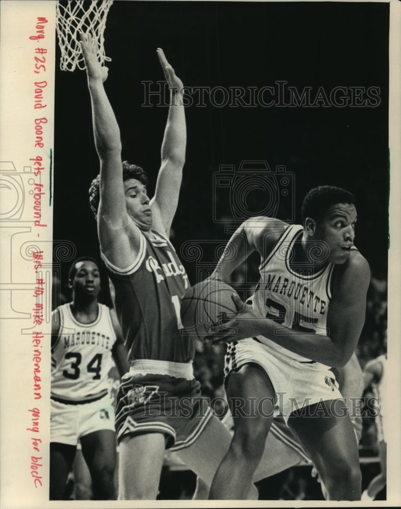 1986 Press Photo Marquette&#39;s David Boone rebounds and Mike Heinemann tries block- Historic Images