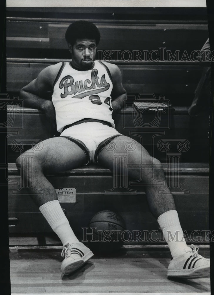 1978 Press Photo Dejected Clyde Mayes put on waver by the Bucks and then Indiana- Historic Images