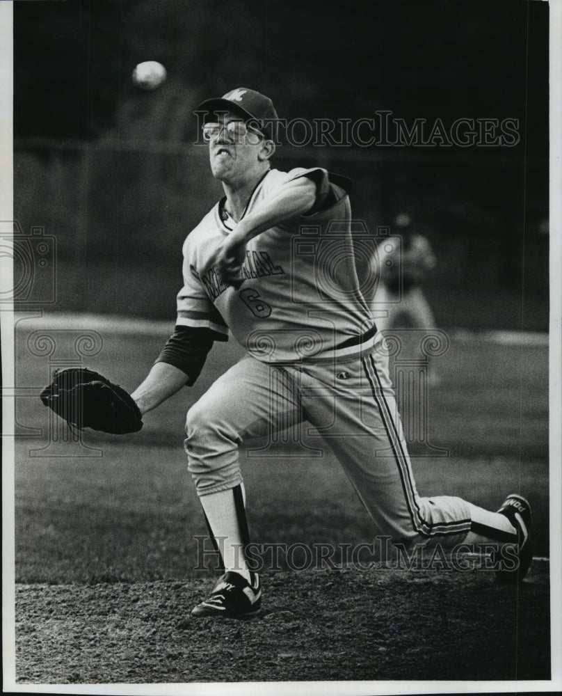 1990 Press Photo Ryan Rappis pitching baseball-Catholic Memorial High, Wisconsin- Historic Images