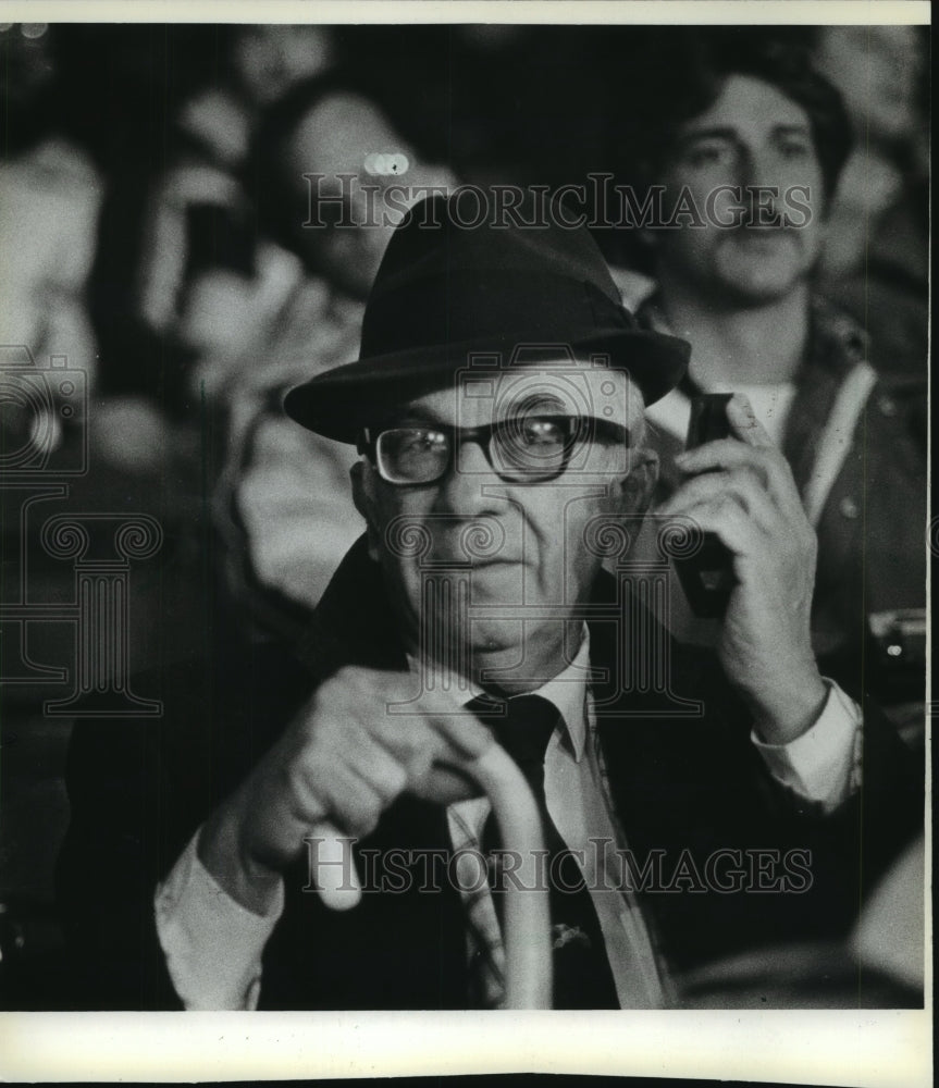 1982 Press Photo Alison DeGenero attending Milwaukee Brewers World Series.- Historic Images