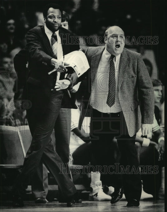 1985 Press Photo Marquette University Basketball Coaches Rick Majerus & Ric Cobb- Historic Images