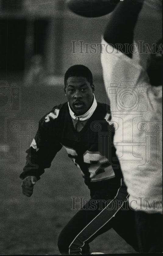 1989 Press Photo Semi-Professional Milwaukee Express Football's Dewayne Purifoy- Historic Images