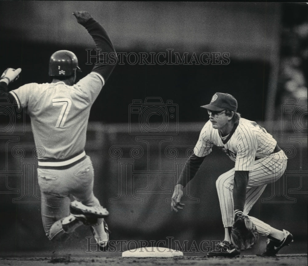 1985 Press Photo Damaso Garcia slides into second base - mjt09477- Historic Images