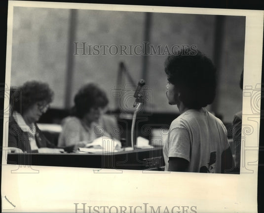 1983 Press Photo Rene Guerra Jr. in court charged with murder of John Repenscke- Historic Images