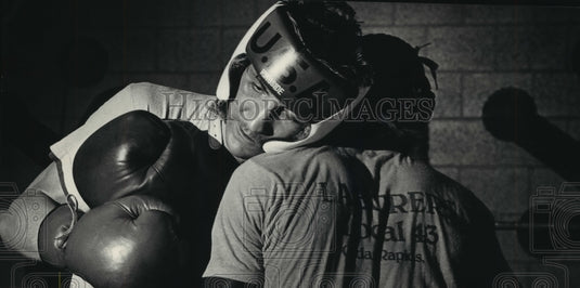 1988 Press Photo Kick boxer Rick Roufus spares in preparation for fight- Historic Images