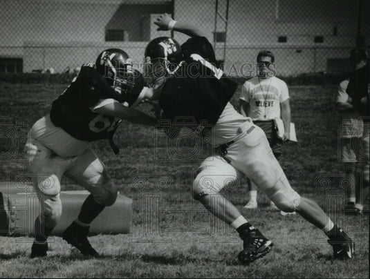 1994 Press Photo Waukesha South football coach, Dave Rusch, watches players- Historic Images