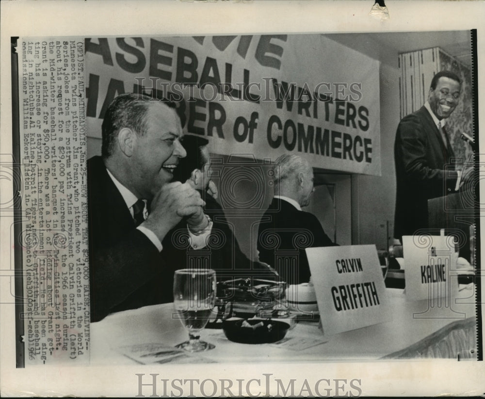 1966 Press Photo Baseball Writers Chamber of Commerce - mjt09856- Historic Images