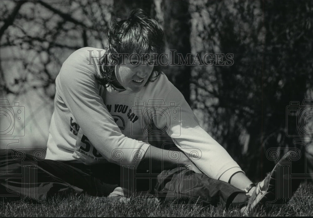 1984 Press Photo Wisconsin rower Carie Graves gets ready for the Olympics- Historic Images