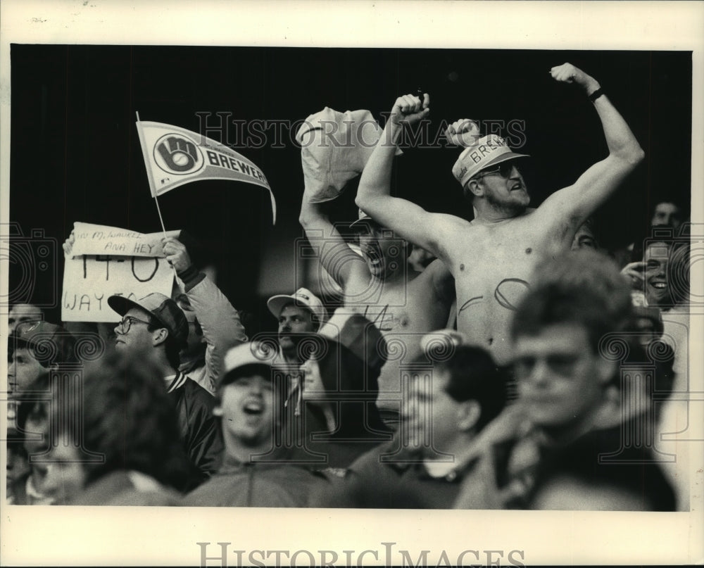 1987 Press Photo Brewers baseball fans go shirtless during a game in Chicago- Historic Images