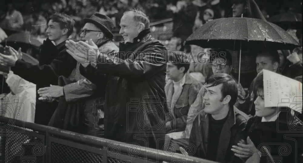 1970 Press Photo Rain-soaked baseball fans applause during Brewers game- Historic Images