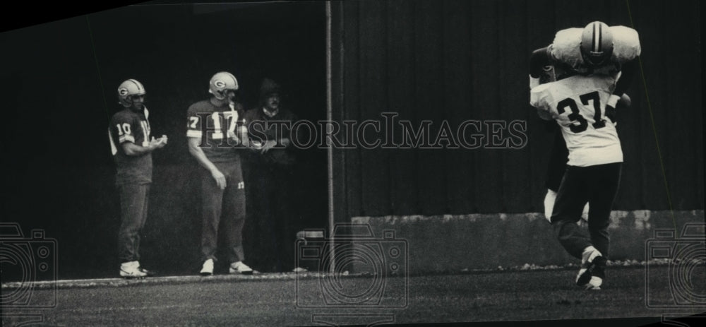 1987 Press Photo Green Bay Packers football players during official practice- Historic Images