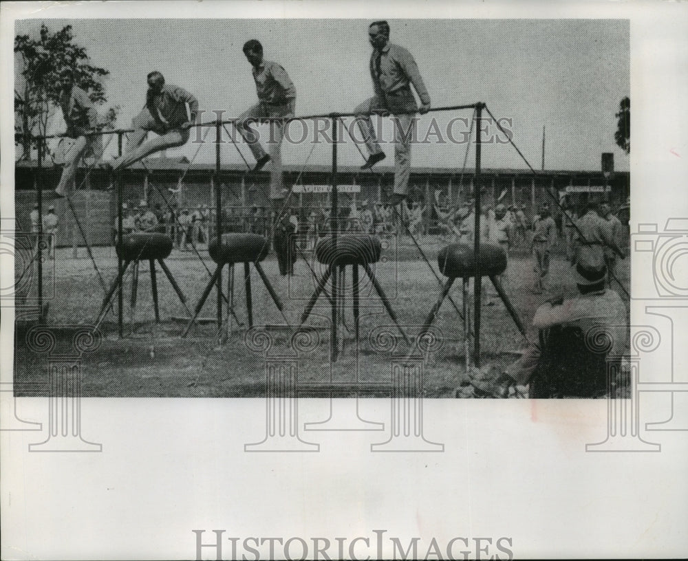 1893 Press Photo Group of Turners Performing in Garfield Park in Milwaukee- Historic Images